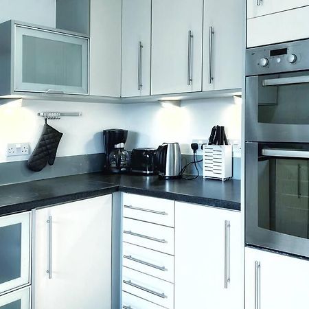 Ferienwohnung New Luxurious And Business Apt Swansea Exterior foto
