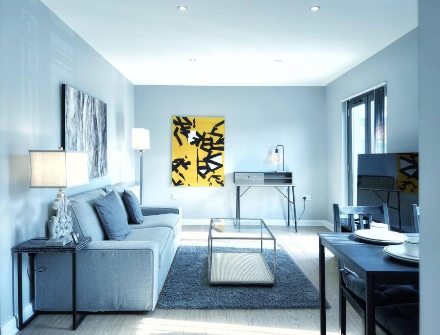 Ferienwohnung New Luxurious And Business Apt Swansea Exterior foto