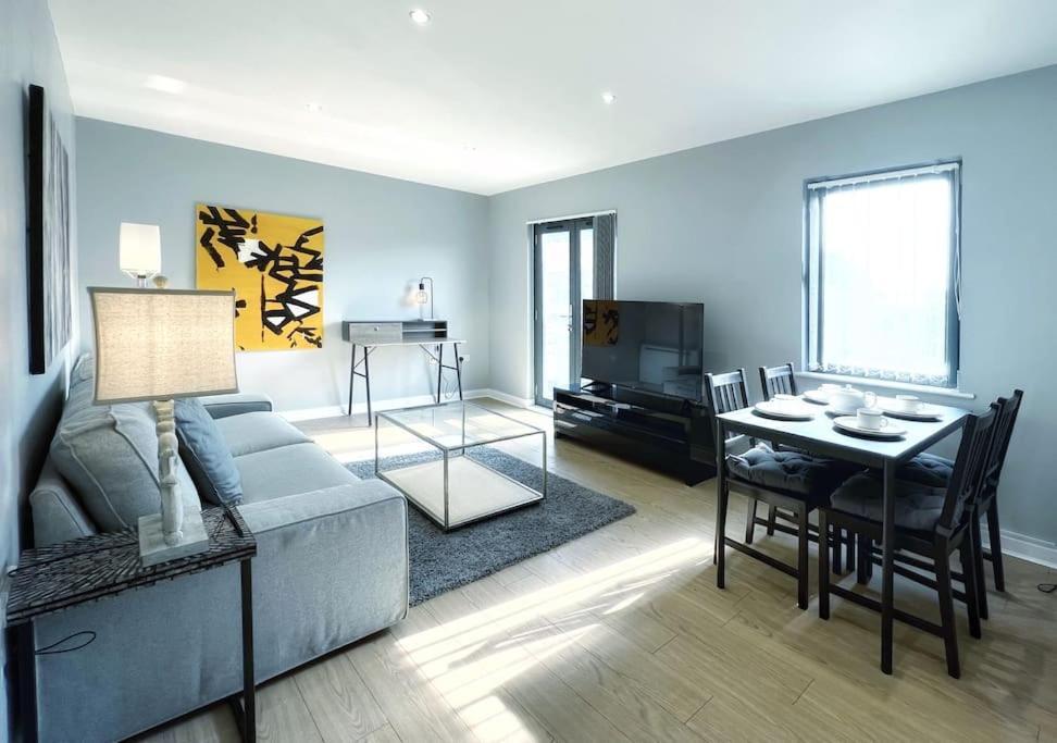 Ferienwohnung New Luxurious And Business Apt Swansea Exterior foto