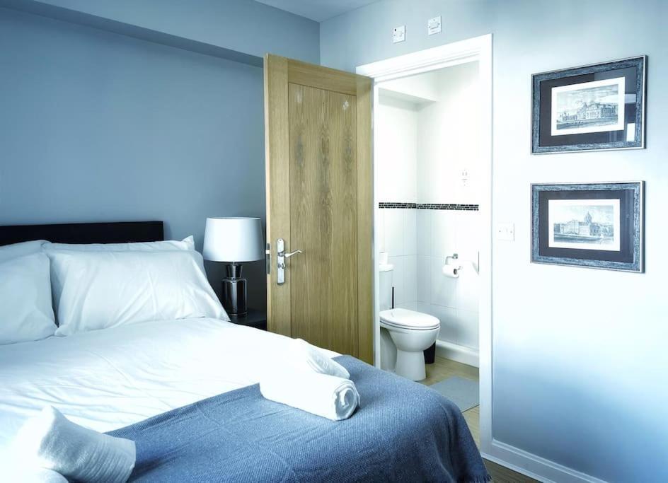 Ferienwohnung New Luxurious And Business Apt Swansea Exterior foto
