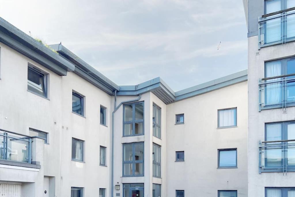 Ferienwohnung New Luxurious And Business Apt Swansea Exterior foto